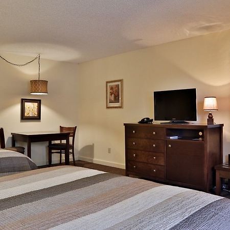 Harbor Inn Freeland Екстер'єр фото