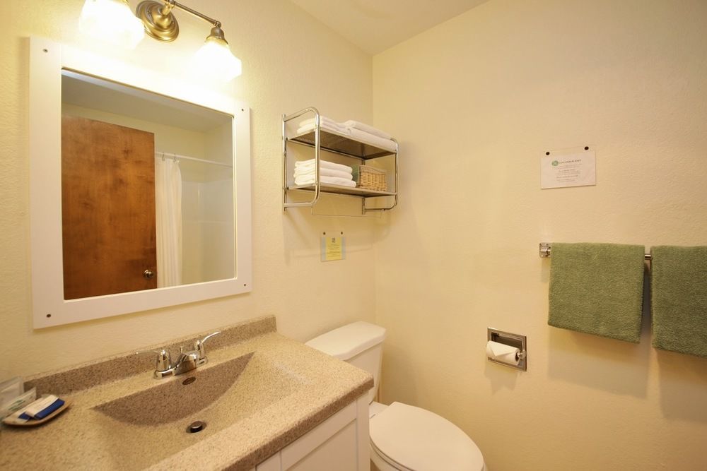 Harbor Inn Freeland Екстер'єр фото