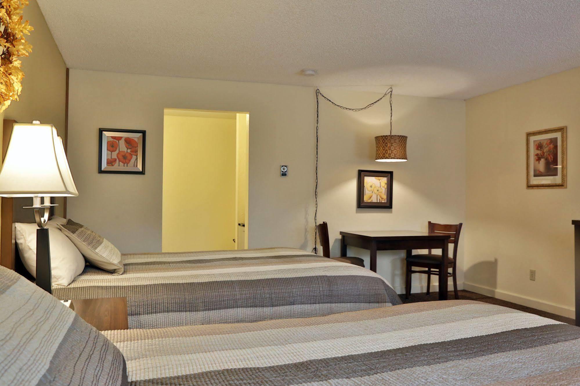 Harbor Inn Freeland Екстер'єр фото