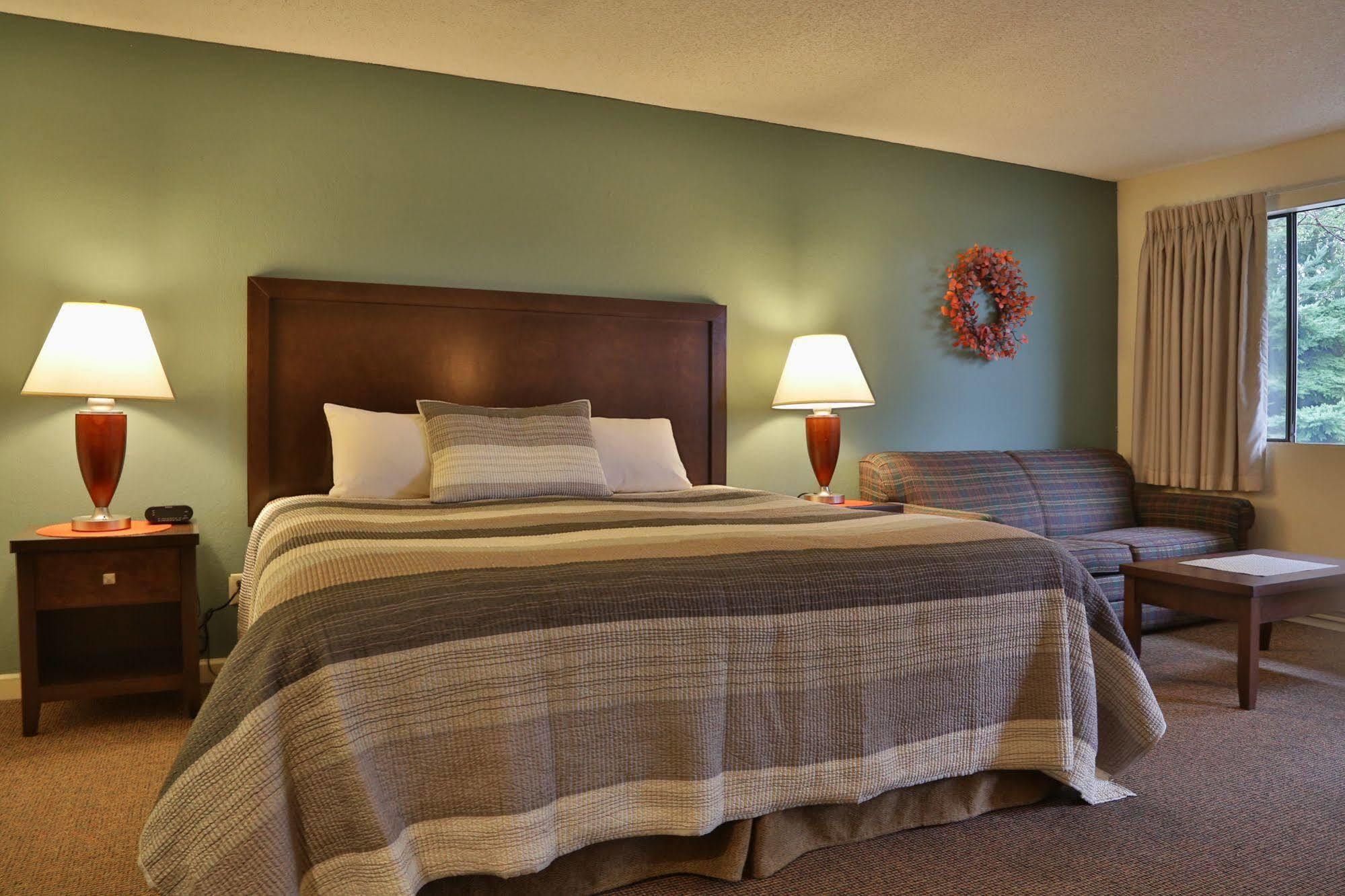Harbor Inn Freeland Екстер'єр фото