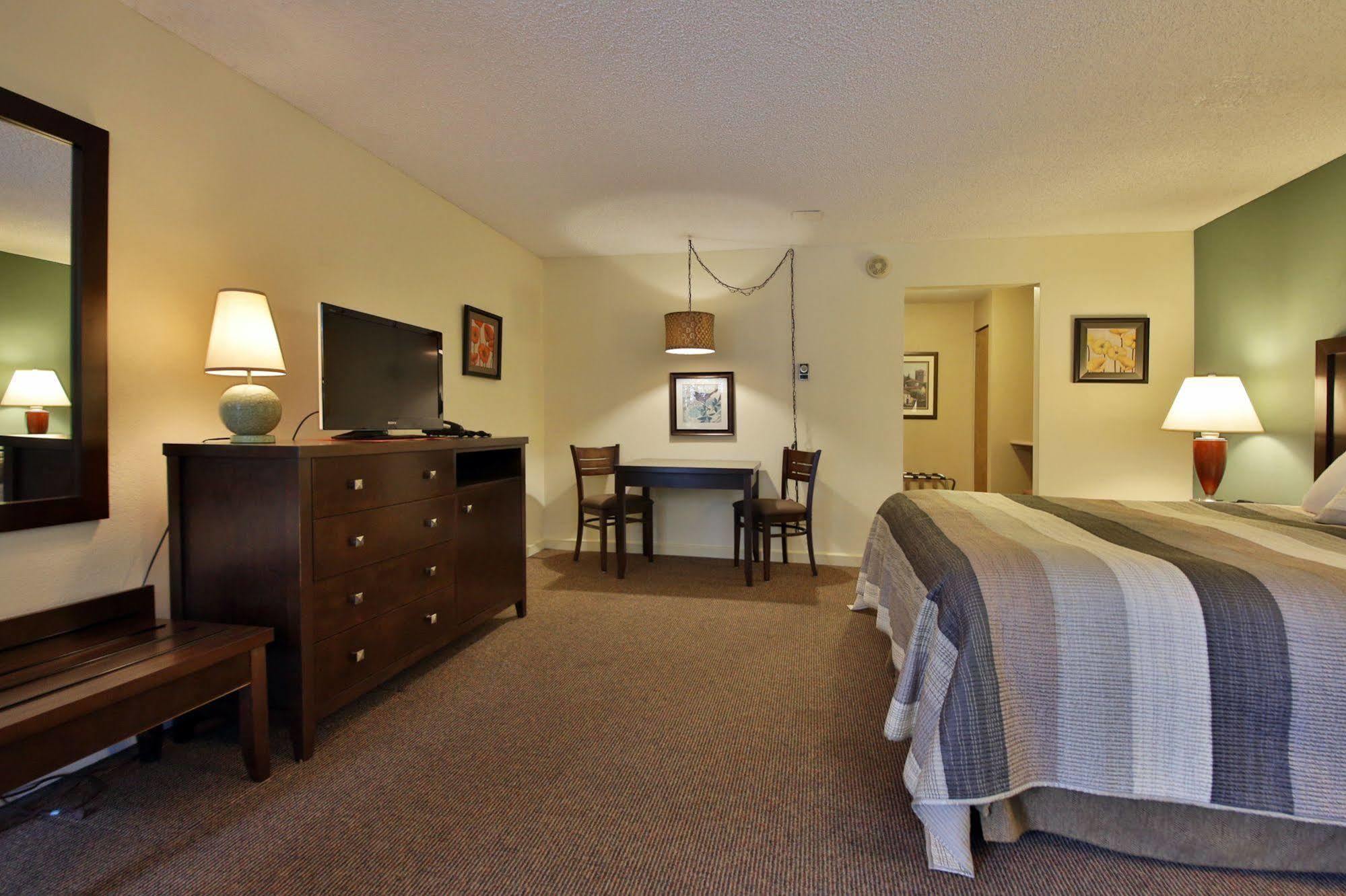 Harbor Inn Freeland Екстер'єр фото