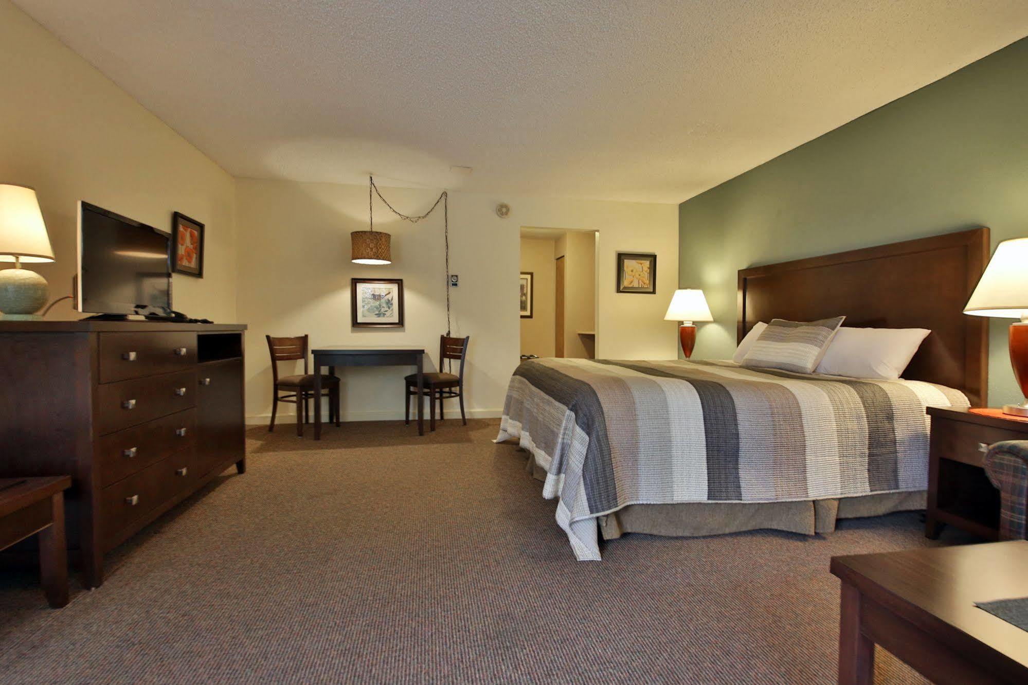 Harbor Inn Freeland Екстер'єр фото